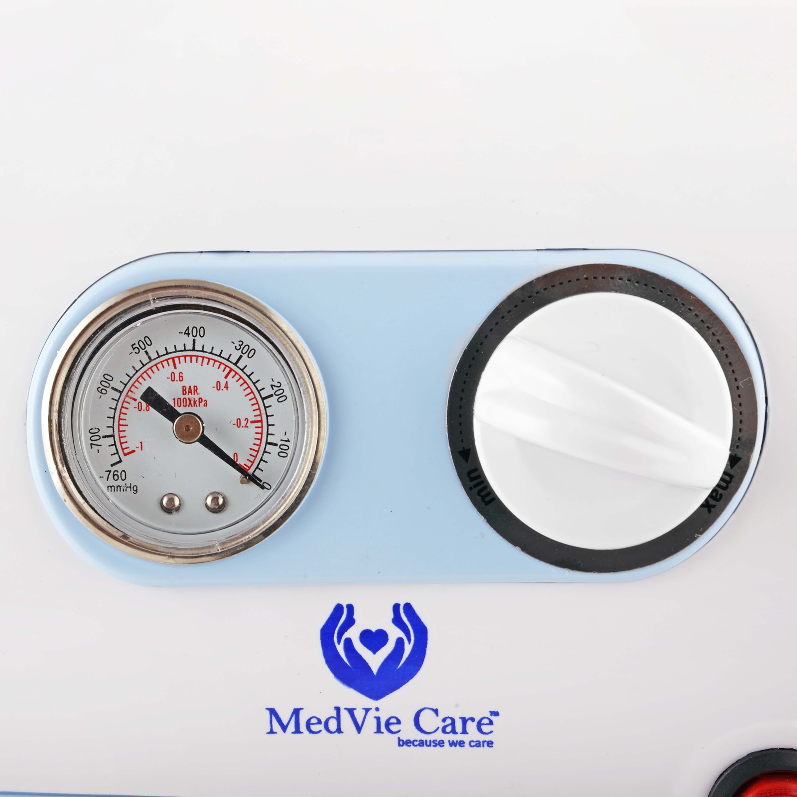 Portable suction machine with suction tip